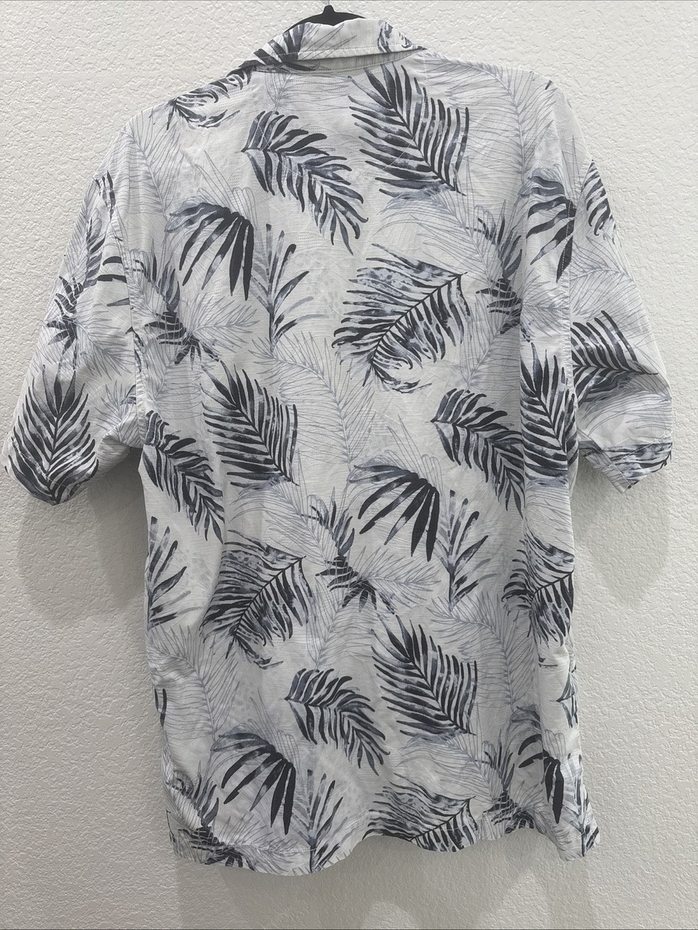 Tommy Bahama Men's Large Hawiian Tropical Palms Short Sleeve Button-Up 70% Silk - Picture 4 of 5